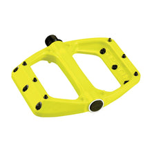Spank SPOON DC Platform Pedals Body: Aluminum Spindle: Cr-Mo 9/16'' Yellow